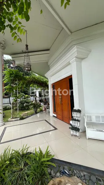 image RUMAH MEWAH HOOK KEBONSARI (4)