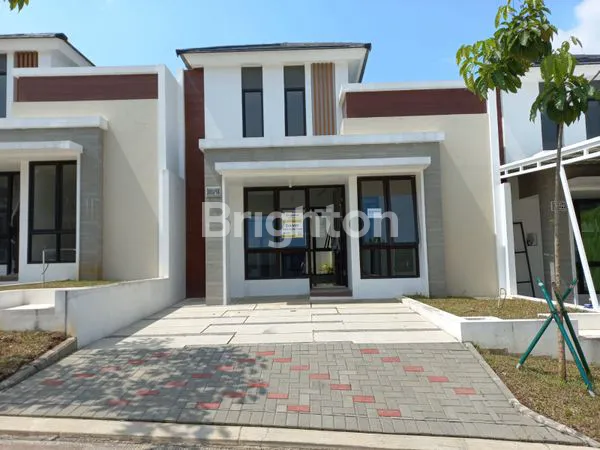image RUMAH TERAWAT SIAP HUNI DIKAWASAN ELITE MAHAKARYA  CIPUTRA SENTUL (2)