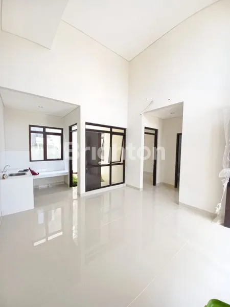 image RUMAH TERAWAT SIAP HUNI DIKAWASAN ELITE MAHAKARYA  CIPUTRA SENTUL (6)