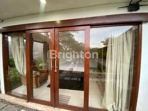 image DISEWAKAN VILLA LA CINTA MURAH DENGAN SUASANA SANGAT TENANG DI KUTA SELATAN (2)