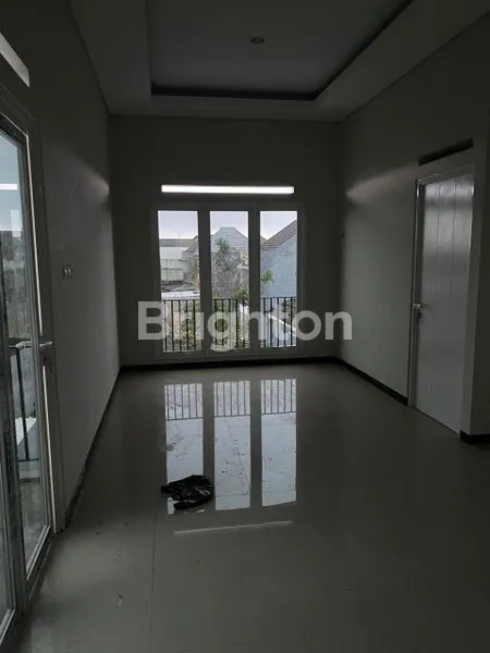 image DIJUAL RUMAH 2 LANTAI SEMI FURNISHED AREA SELANGKAH KE SUHAT DEKAT KAMPUS UNIVERSITAS TERNAMA AREA PERUMAHAN TUNGGULWULUNG KOTA MALANG (7)