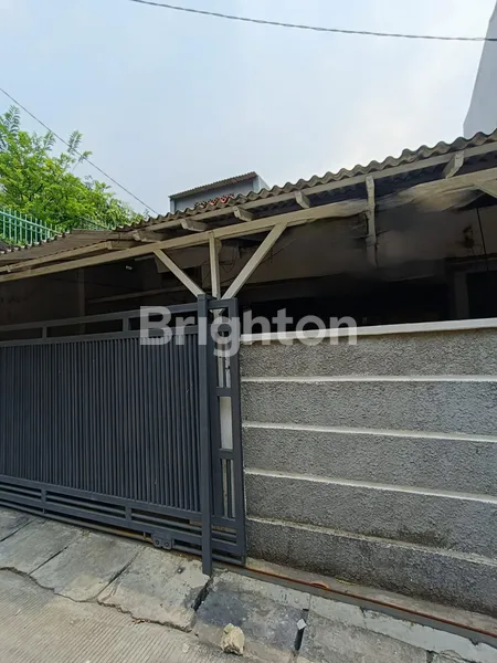 image RUMAH 3 KAMAR DI DURI KEPA KEBON JERUK DEKAT TANJUNG DUREN JAKARTA BARAT HARGA DI BAWAH 2M (1)