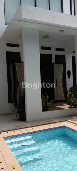 image RUMAH MEWAH & EKSKLUSIF 2,5 LANTAI DI CILANDAK BARAT – ADA KOLAM RENANG | DEKAT MRT (5)