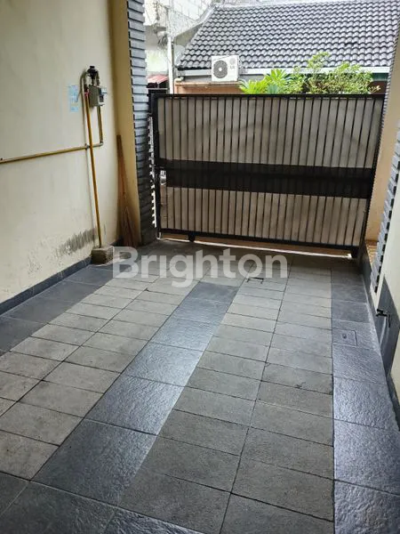 image DIJUAL CEPAT RUMAH 2 LANTAI JL. PULO SIRIH, PEKAYON JAYA – BEKASI SELATAN  LOKASI SUPER STRATEGIS, LINGKUNGAN NYAMAN, DAN BEBAS BANJIR. COCOK UNTUK HUNIAN KELUARGA MAUPUN INVESTASI (2)