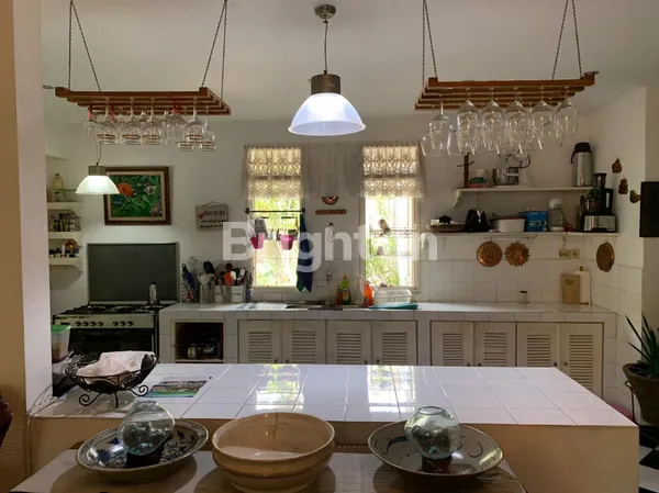 image RUMAH MEWAH ASRI 2 LANTAI DI JAGAKARSA - LUAS TANAH 1780M2, SIAP HUNI & SUPER STRATEGIS! (4)