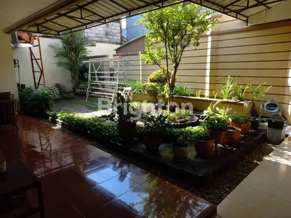 image DIJUAL RUMAH TERAWAT KEBONSARI COCOK UNTUK KANTOR ATAU USAHA, STRATEGIS DEKAT TOL WARU (6)