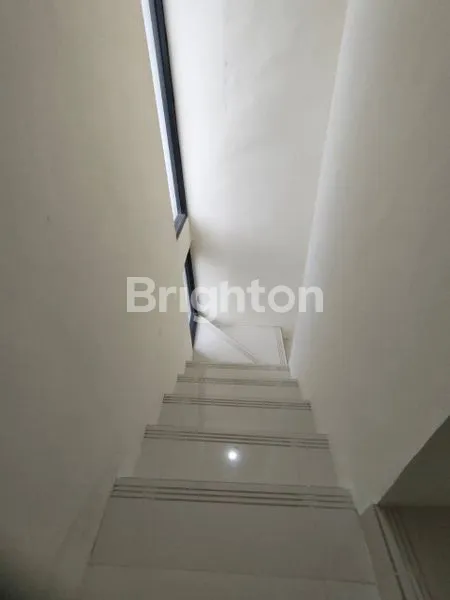 image RUMAH 2 LANTAI SIAP HUNI DI KEMANG BOGOR (4)