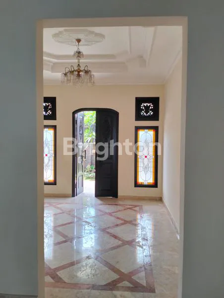 image RUMAH LUAS DENGAN KOLAM RENANG, SHM, DI RENON (8)