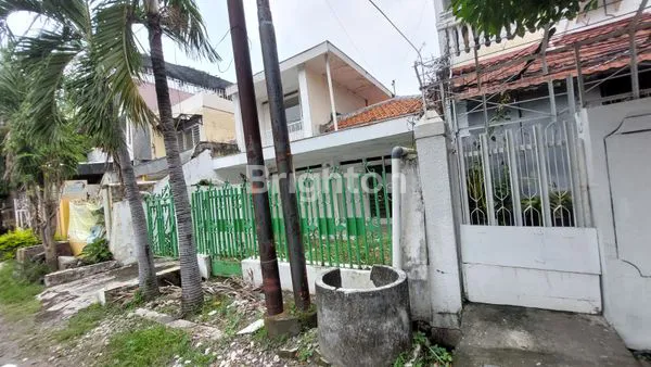 image RUMAH 2 LANTAI DI JALAN NGAGEL MADYA SURABAYA (2)