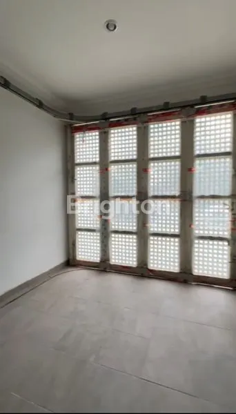 image RUMAH MEWAH 6 KT DI GADING SERPONG, TANAH LUAS 274M² (4)