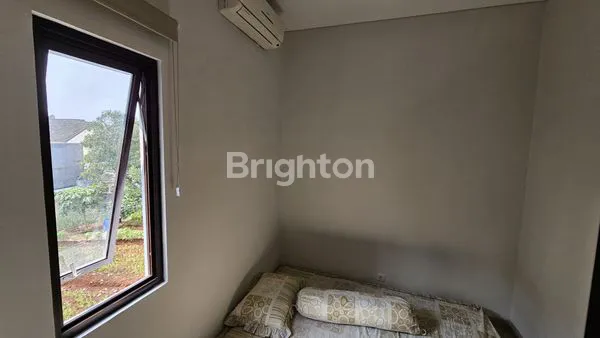 image RUMAH CANTIK 2 LANTAI DI CASTILLA BSD (8)