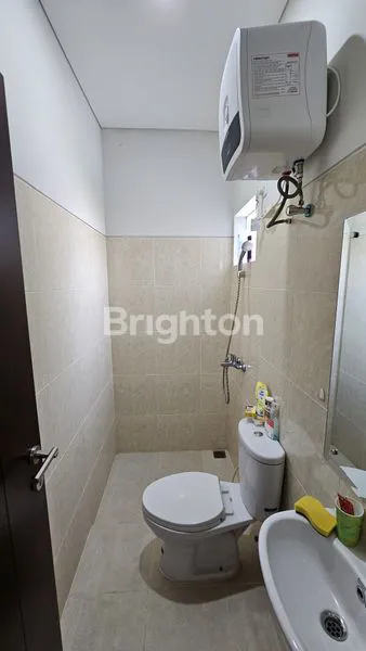 image RUMAH CANTIK 2 LANTAI DI CASTILLA BSD (3)