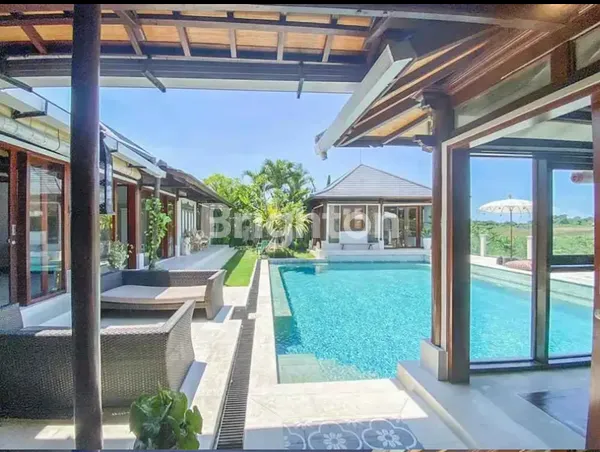 image DISEWAKAN VILLA AREA BUDUK DEKAT CANGGU 4 BEDROOM  (2)