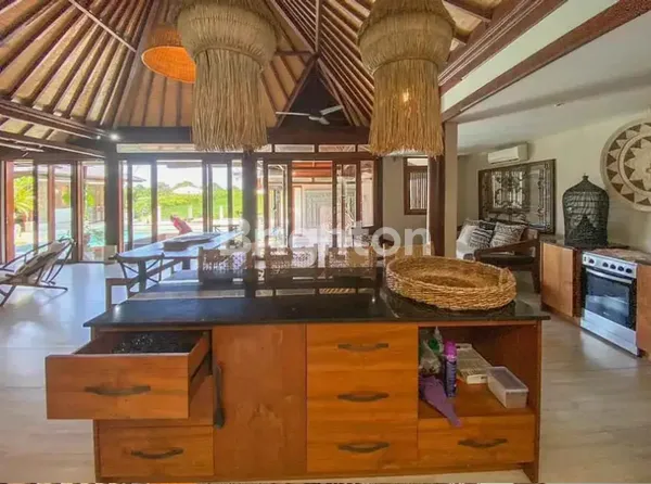 image DISEWAKAN VILLA AREA BUDUK DEKAT CANGGU 4 BEDROOM  (3)