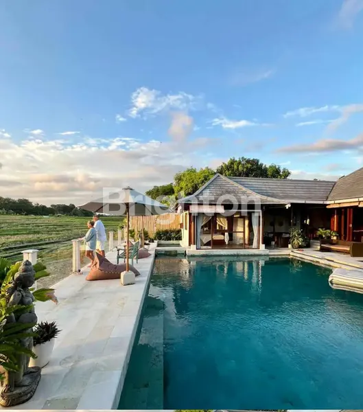 image DISEWAKAN VILLA AREA BUDUK DEKAT CANGGU 4 BEDROOM  (1)