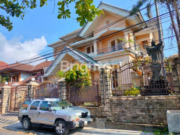 image DI JUAL RUMAH MEWAH DI RENON (1)