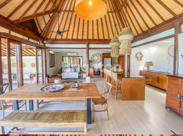 image DISEWAKAN VILLA AREA BUDUK DEKAT CANGGU 4 BEDROOM  (6)