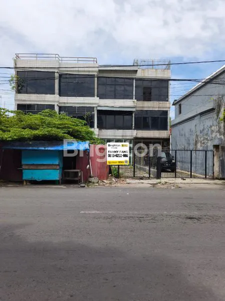 RUKO 3 LANTAI DI PUSAT KOTA LOKASI DI RAYA JAGALAN