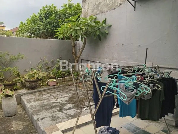 image HUNIAN MODERN 3 LANTAI DENGAN TOKO DI JL. GUNUNG AGUNG (7)