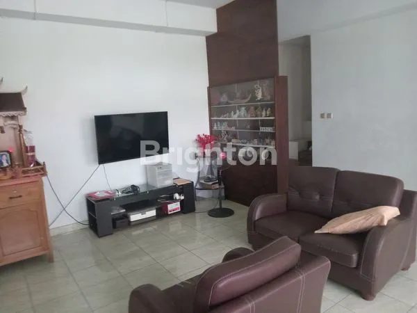 image HUNIAN MODERN 3 LANTAI DENGAN TOKO DI JL. GUNUNG AGUNG (6)