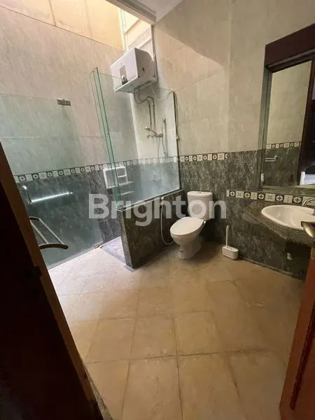 image RUMAH SIAP HUNI DI KOMPLEK PERUMAHAN EXCLUSIVE (7)