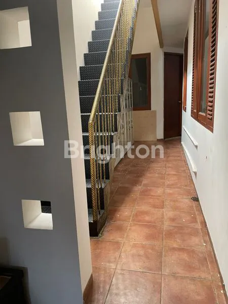 image RUMAH SIAP HUNI DI KOMPLEK PERUMAHAN EXCLUSIVE (4)