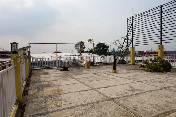 image LAHAN & BANGUNAN EX RESTO STRATEGIS PINGGIR JALAN RAYA SUKMAJAYA DEPOK (7)