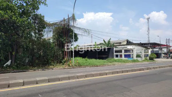 image RUMAH DAN TEMPAT USAHA  (1)