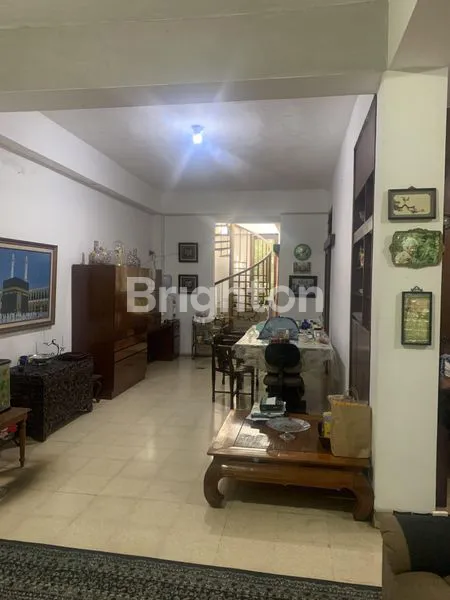 image RUMAH KLASIK KEBAYORAN BARU JAKARTA SELATAN (4)