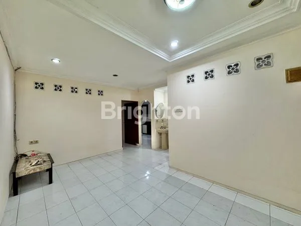 image RUMAH 1.5 LANTAI ROW 1 MOBIL DEKAT MAL CENTRAL PARK DI TANJUNG DUREN JAKARTA BARAT (2)