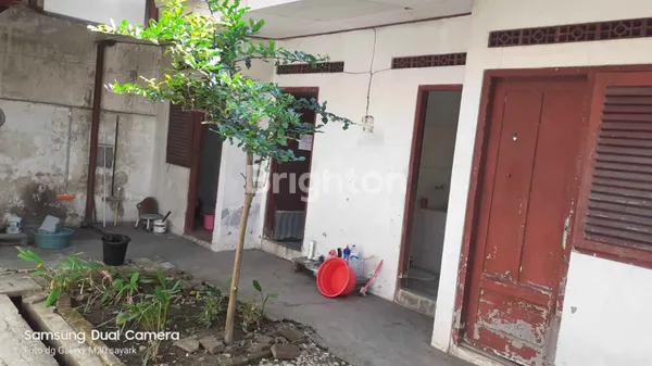 image JUAL RUMAH LOKASI STRATEGIS COCOK UNTUK USAHA KOS ,DEKAT ROYAL PLAZA,  STT TELKOM DAN UNESA (3)