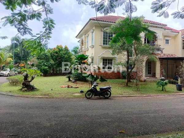 image DI JUAL RUMAH 2 LANTAI SUDAH RENOVASI HOEK AMERICA STYLE\NTHE GREEN  BSD CITY (5)