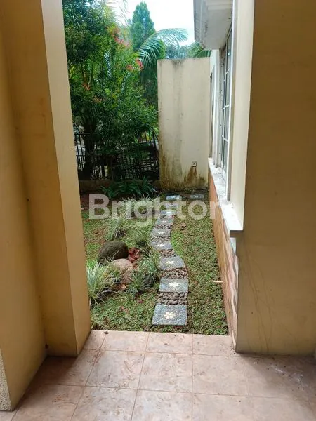 image DI JUAL RUMAH 2 LANTAI SUDAH RENOVASI HOEK AMERICA STYLE\NTHE GREEN  BSD CITY (2)