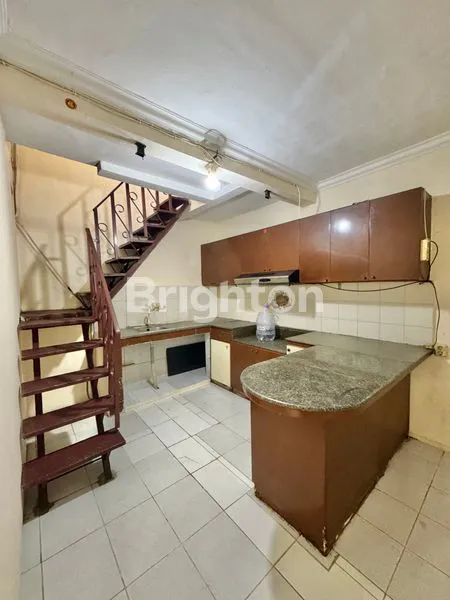 image RUMAH 1.5 LANTAI ROW 1 MOBIL DEKAT MAL CENTRAL PARK DI TANJUNG DUREN JAKARTA BARAT (6)