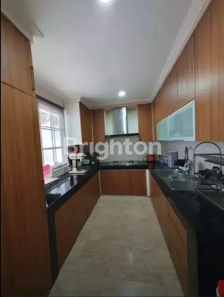 image RUMAH MEWAH DI LIPPO KARAWACI CENTRAL (3)