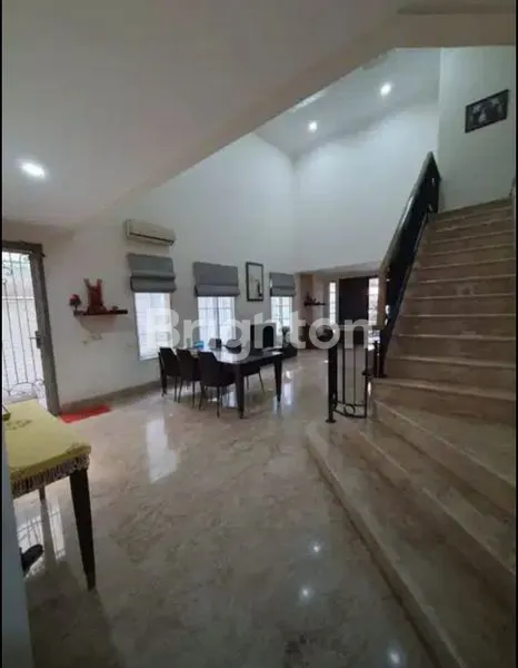 image RUMAH MEWAH DI LIPPO KARAWACI CENTRAL (2)