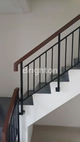 image HUNIAN 2 LANTAI LOKASI STRATEGIS DEKAT PINTU TOL DAN PASAR MODERN BSD (7)