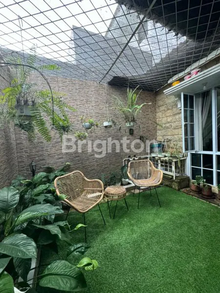 image TOWN HOUSE CANTIK VIEW GN SALAK (5)