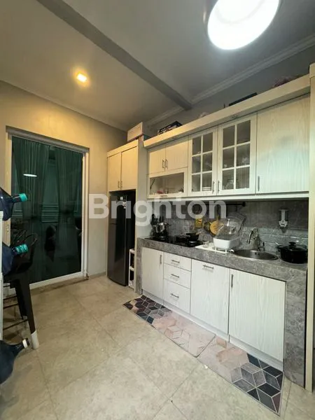 image TOWN HOUSE CANTIK VIEW GN SALAK (4)