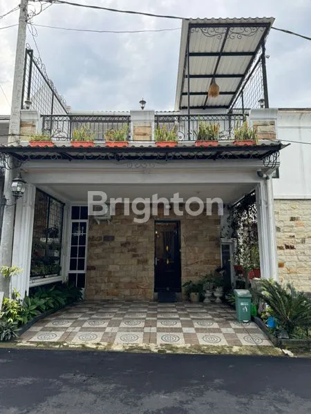 image TOWN HOUSE CANTIK VIEW GN SALAK (1)