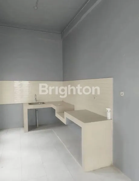 image DISEWAKAN RUMAH BESAR 165 M² DEKAT DENGAN UNIVERSITAS MULAWAMAN , LOKASI STRATEGIS (4)