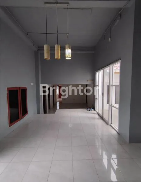 image DISEWAKAN RUMAH BESAR 165 M² DEKAT DENGAN UNIVERSITAS MULAWAMAN , LOKASI STRATEGIS (2)