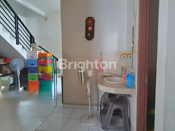 image DIJUAL RUMAH 2 ½ LANTAI  (2)