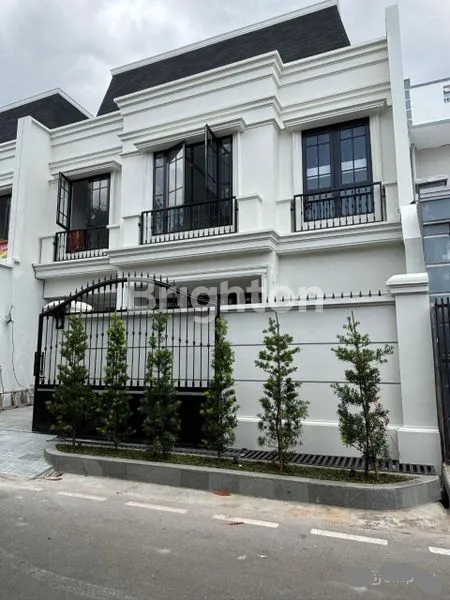 image BRAND NEW LUXURY HOUSE AMERICAN CLASSIC CEMPAKA PUTIH JAKARTA PUSAT EXCLUSIVE STRATEGIC (1)