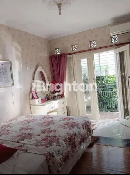 image RUMAH MEWAH 2 LT HOOK SEMI FURNISHED  DESIGN TROPICAL MODERN LUAS DAN ASRI DI AREA SUHAT KOTA MALANG (7)