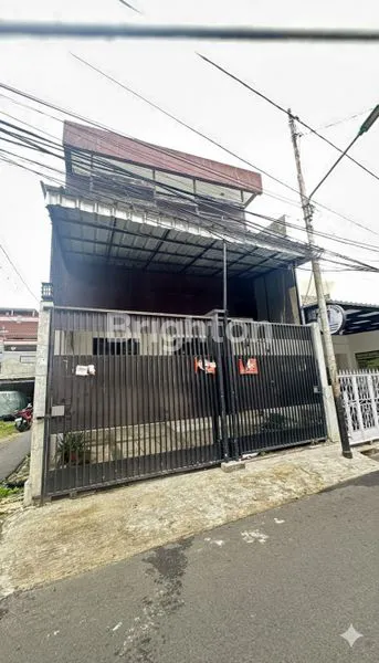 image DIJUAL CEPAT – RUMAH 2,5 LANTAI SIAP USAHA & HUNIAN | KEMAYORAN (1)