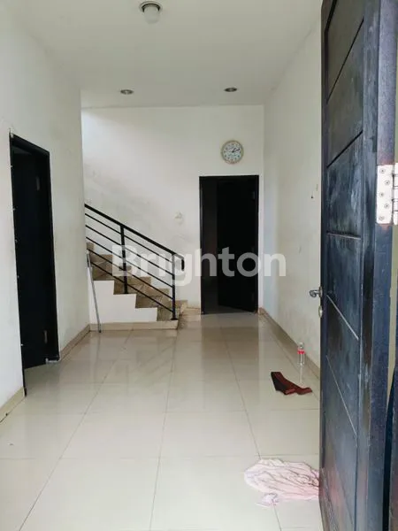 image DIJUAL CEPAT – RUMAH 2,5 LANTAI SIAP USAHA & HUNIAN | KEMAYORAN (7)