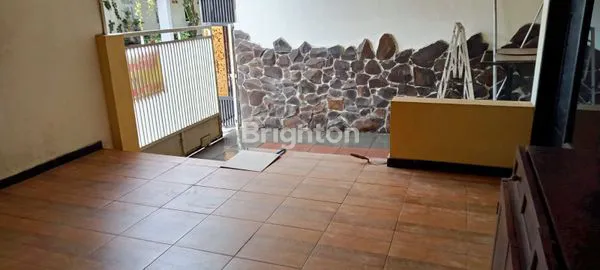 image RUMAH SULFAT JARANG ADA SATPAM 24 JAM FULL FURNISHED  (2)