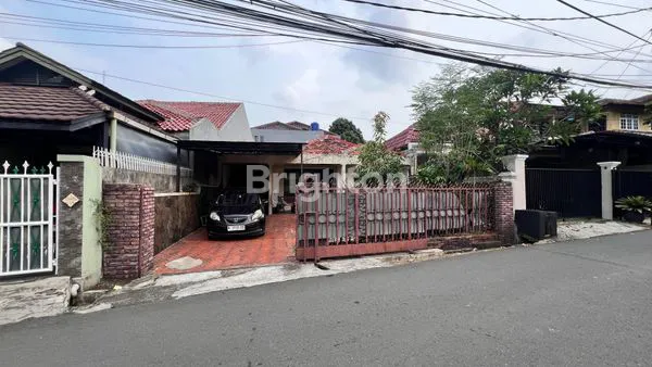 image DIJUAL RUMAH BESAR & STRATEGIS – KEMANGGISAN, JAKARTA BARAT | COCOK UNTUK KOST, CAFÉ, ATAU INVESTASI JANGKA PANJANG (1)