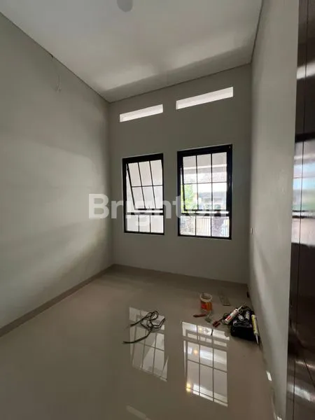 image RUMAH RAPI DESIGN KEKINIAN SIAP HUNI (2)